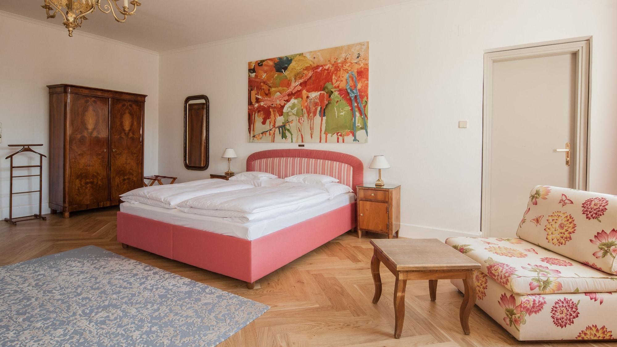 Schlossberghotel Грац Экстерьер фото A room at the Hotel Axelmannstein