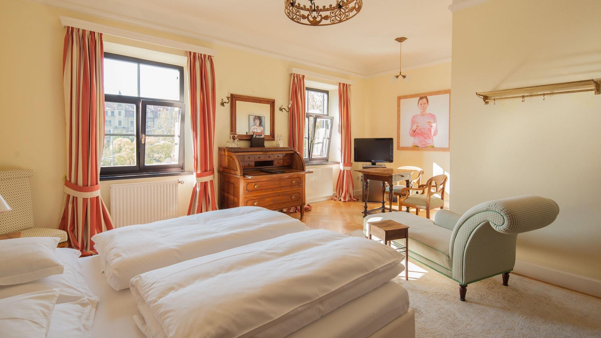Schlossberghotel Грац Экстерьер фото A room at the Hotel Axelmannstein