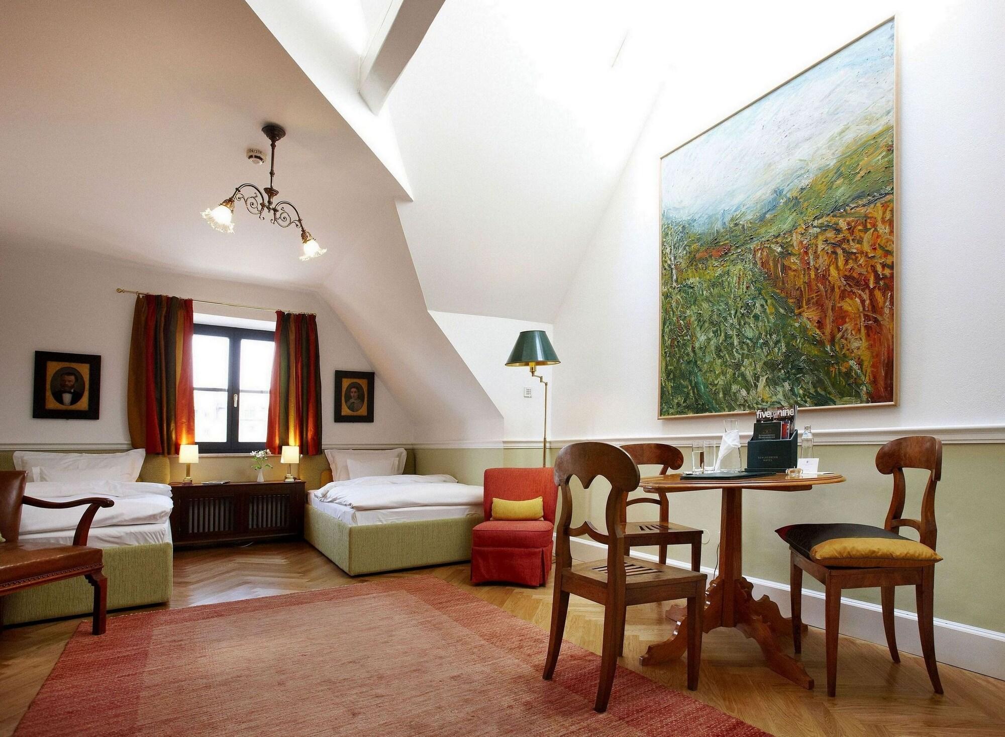 Schlossberghotel Грац Экстерьер фото A room at the Hotel Waldhaus Flims