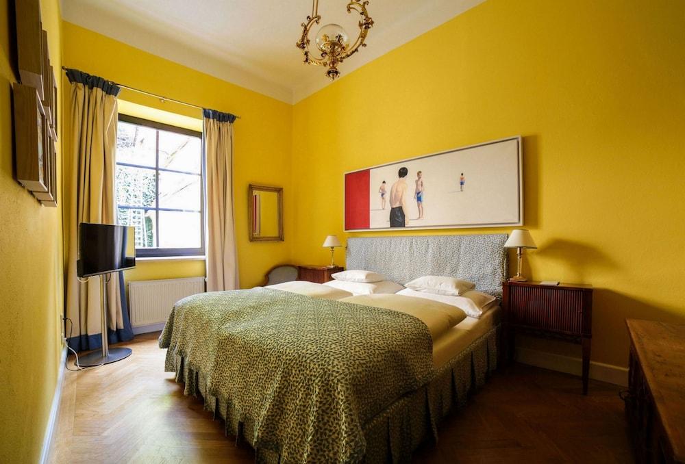 Schlossberghotel Грац Экстерьер фото A room at the Hotel Axelmannstein