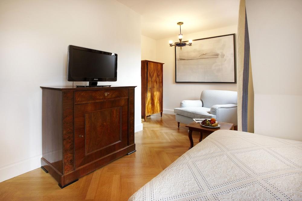 Schlossberghotel Грац Экстерьер фото A room at the Hotel