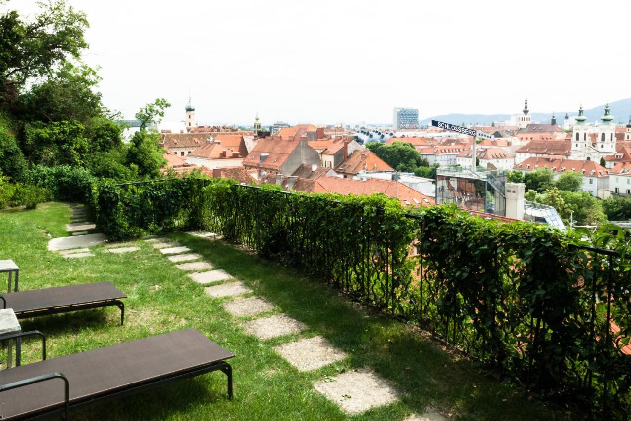 Schlossberghotel Грац Экстерьер фото View from the garden