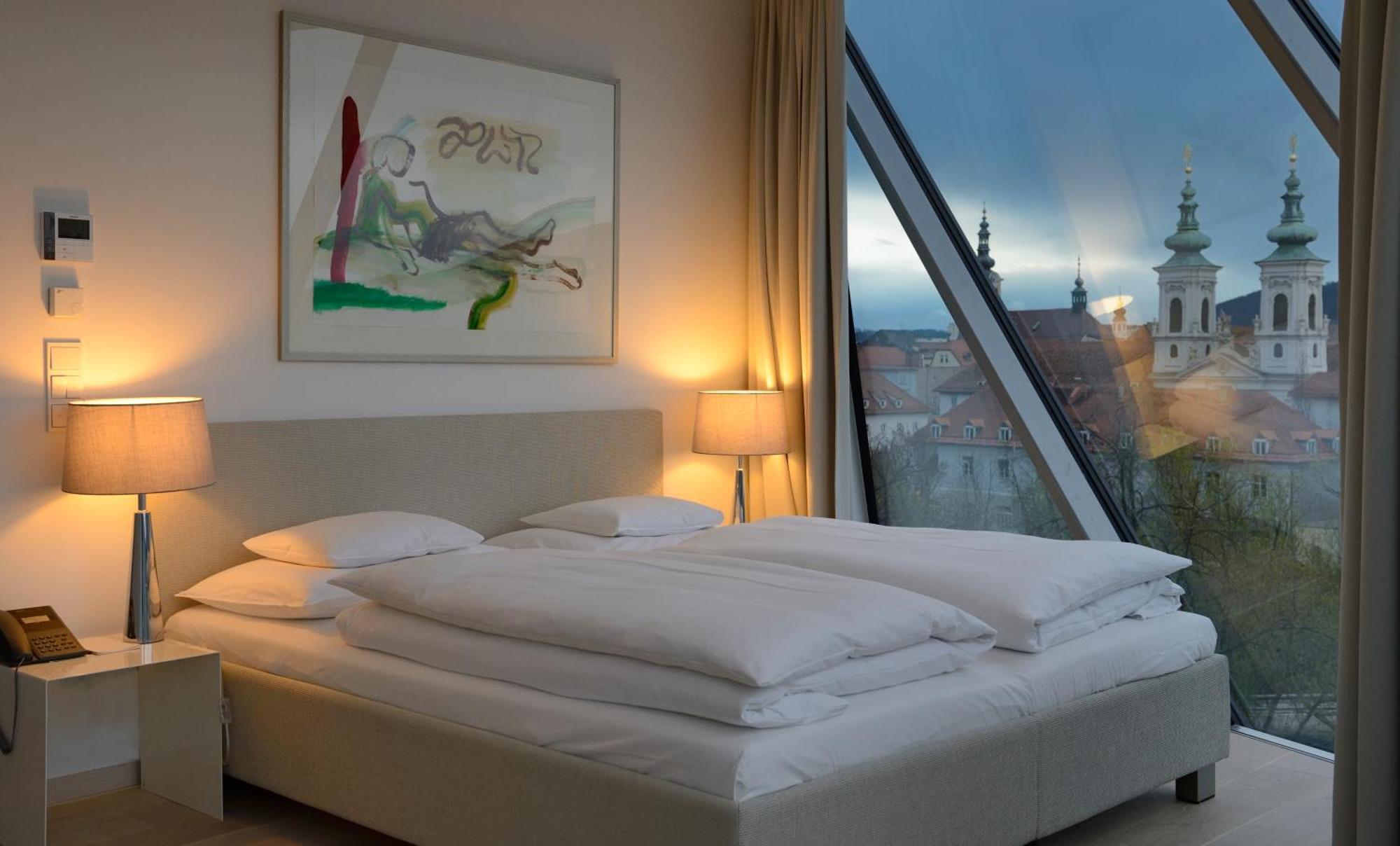 Schlossberghotel Грац Экстерьер фото A room at the Hotel