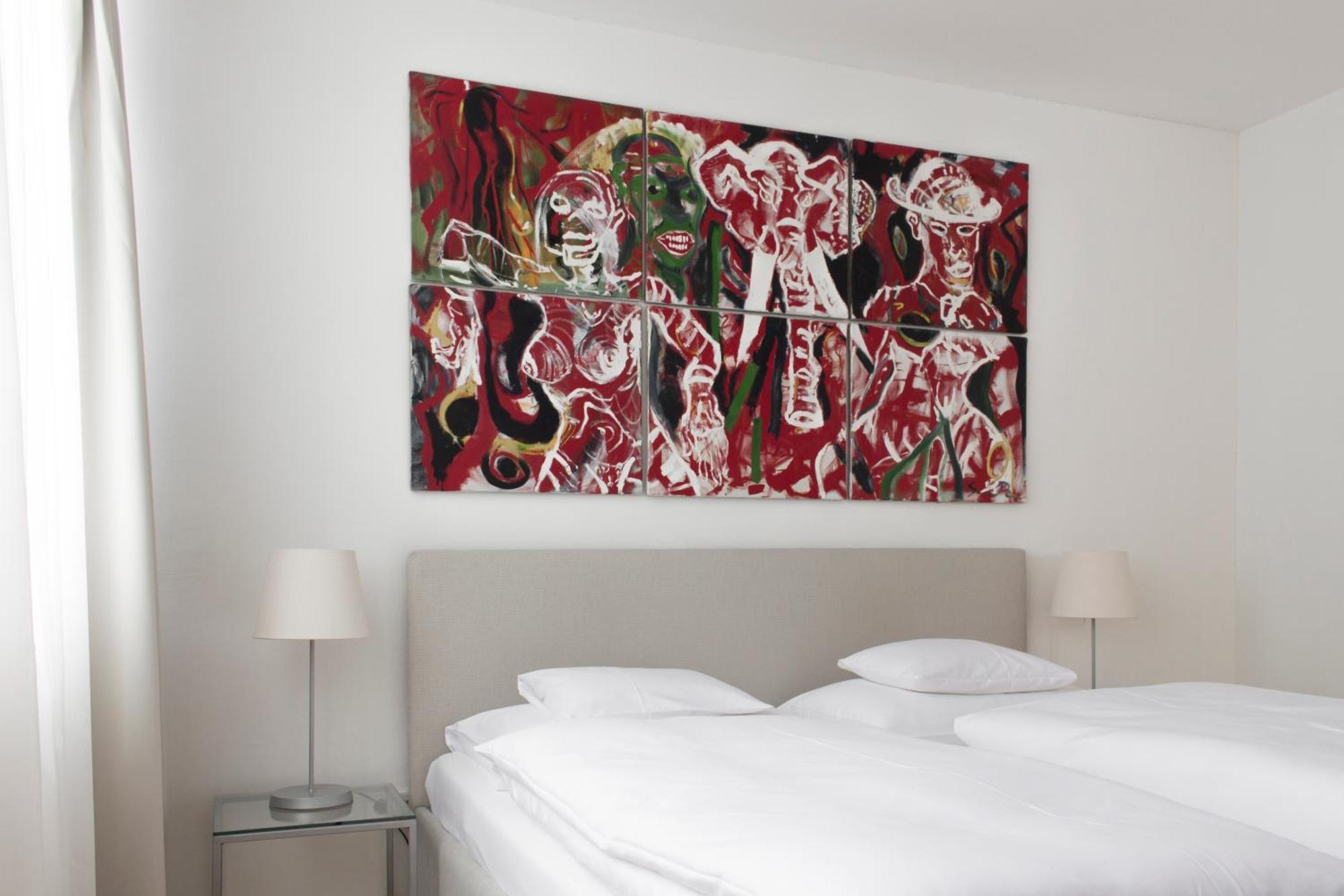 Schlossberghotel Грац Экстерьер фото A painting by the artist