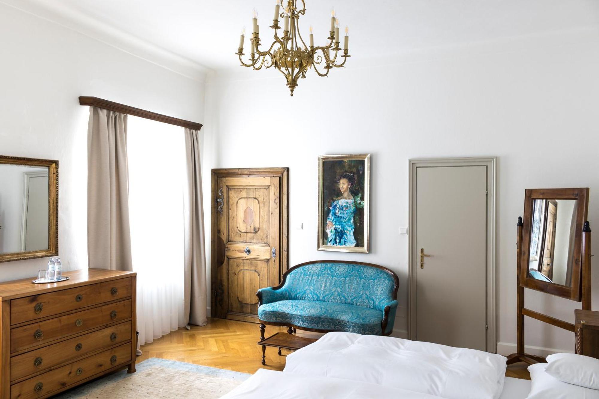 Schlossberghotel Грац Экстерьер фото The Blue Room